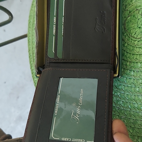 Wallet - Picture 2 of 4